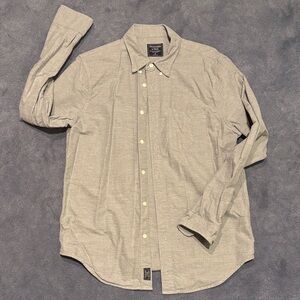 Abercrombie & Fitch Light Gray Casual Button-Down Shirt